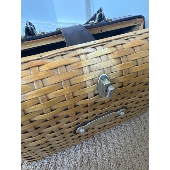 Vintage Basket Handbag Purse MCM Leather Handle Quality Clasp Engraving Plate - Picture 9 of 10